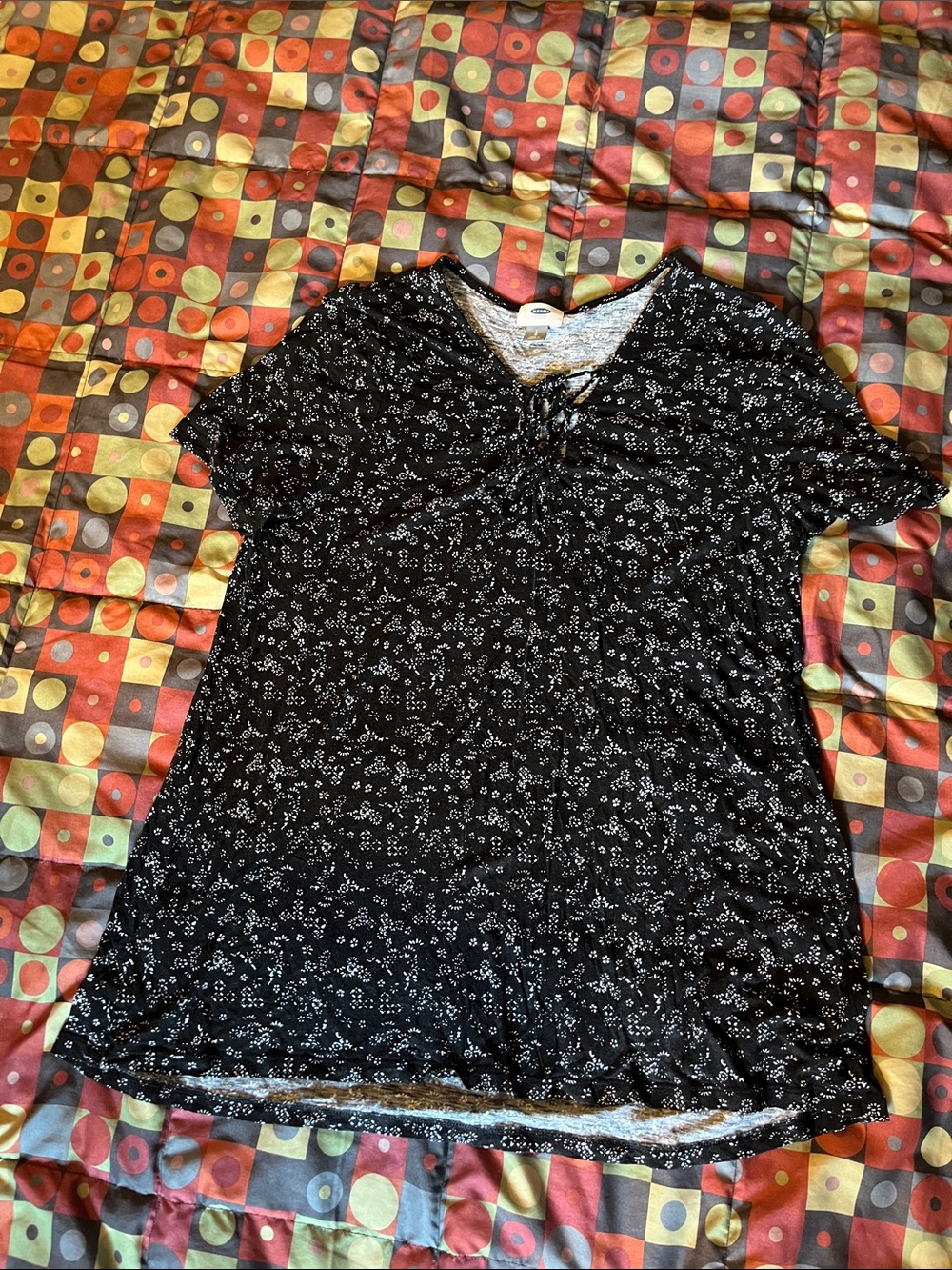 Old Navy Black Short-Sleeve Floral Tie-Detail Blouse